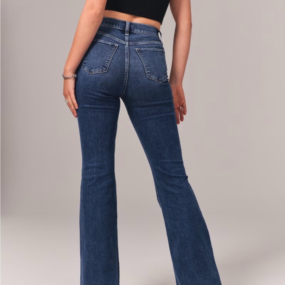 NWOT Abercrombie & Fitch Ultra High Rise Stretch Flare Jeans. SOLD OUT ON SITE. - Picture 2 of 8